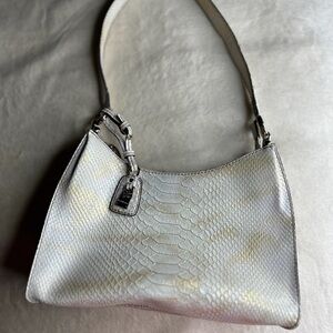 Liz Claiborne White leather snake skin handbag medium lots of pockets/zippers